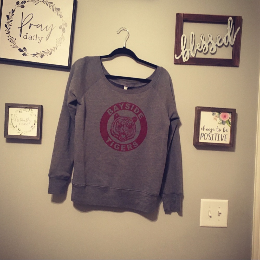 College Pullover